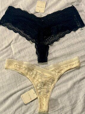 Free People Intimately Lace Thong Bundle M NWT Black + Daisy High Cut Set